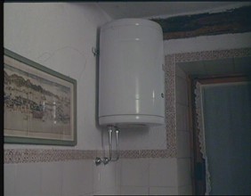 ""Campagna "Risparmiare energia elettrica si può" - spot Bonaccorti scaldabagno""