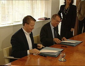 Firma Accordo Enel - Internet Capital Group - Franco Tatò e Walter W. Bukley