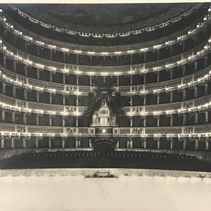 Prima illuminazione Teatro San Carlo