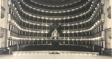 Prima illuminazione Teatro San Carlo